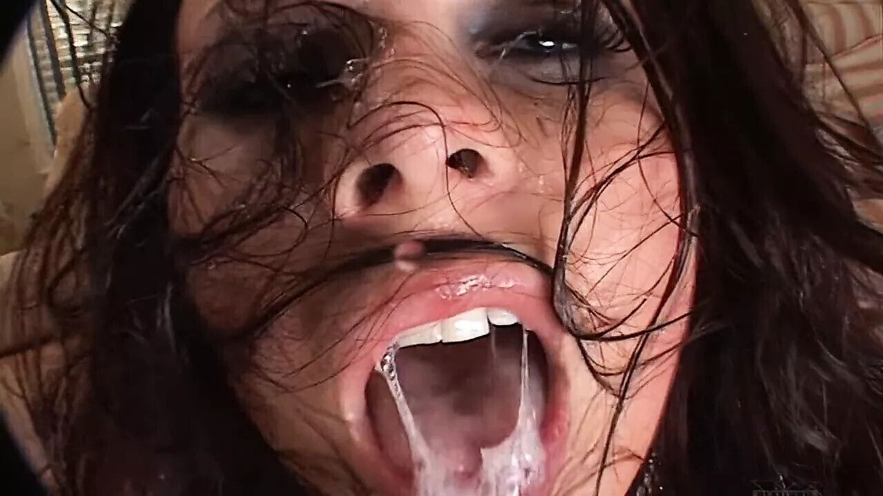 Mega Slut with Huge gets fucked little Pussy