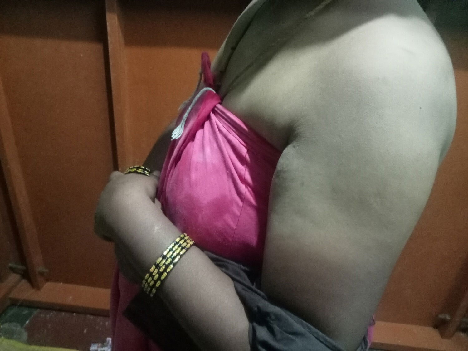 Indian auntie fucked doggystyle homemade