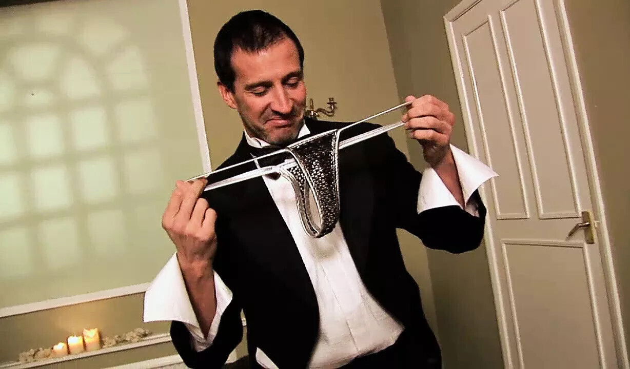 Ebony Goddess stimulates Tony's with