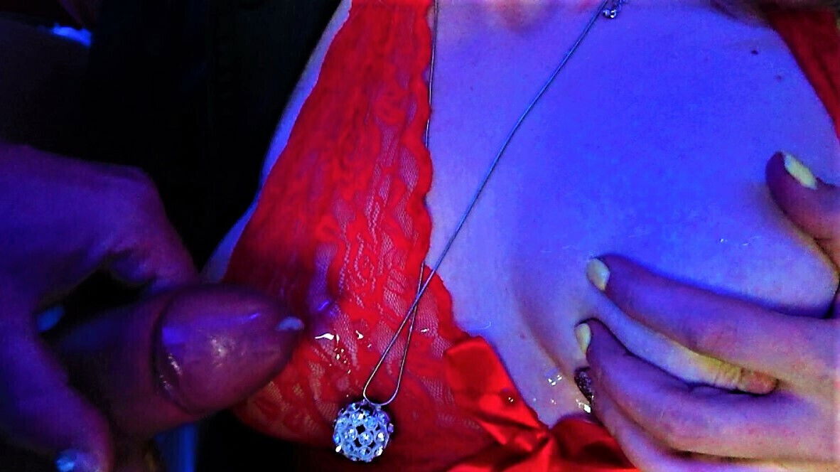 Please Milf gets monster cumshot