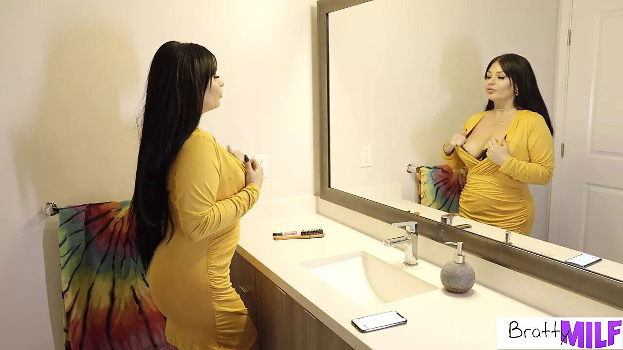 Busty MILF London Rose Gives Probation Officer Ride