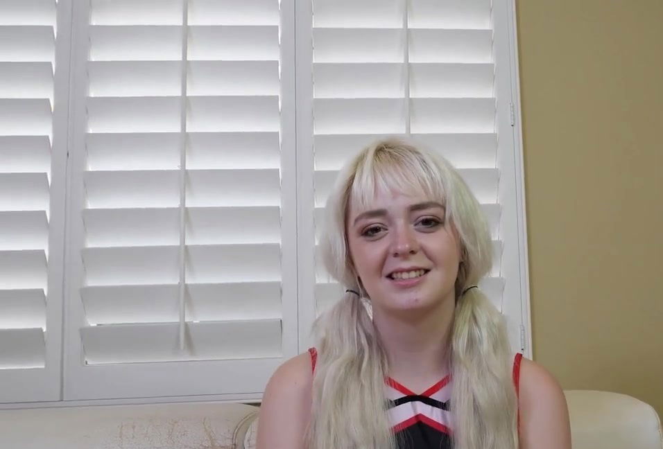 Dirty fucking with naughty cheerleader Annie Archer loves eating