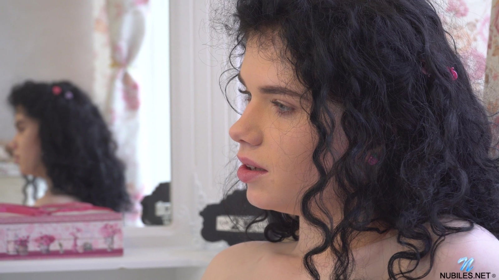 Sweet amateur Kate Rose enjoys pleasuring pussy bedroom