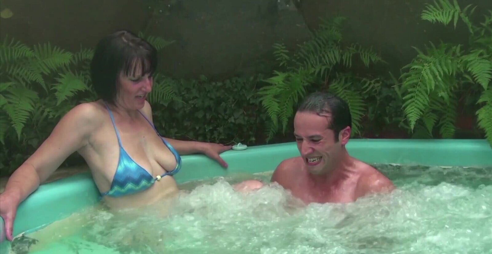 Smalls brunette Lucie Luke enjoys while having