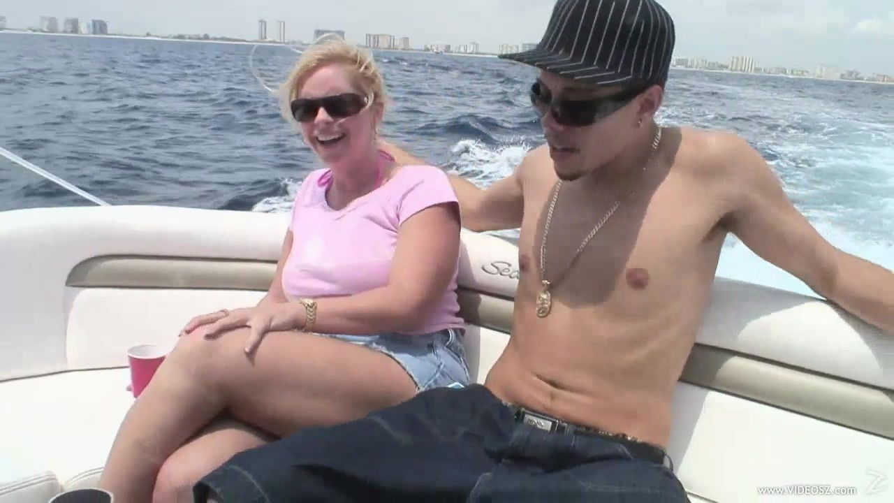 Outdoor foreplay ends with Cameron Keys having nice orgasm