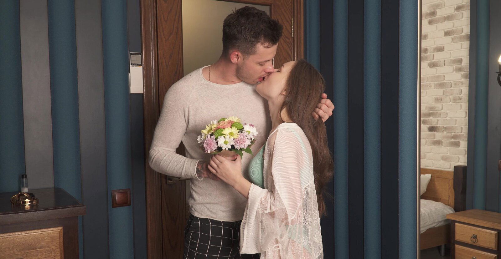 Teen sweetheart walks out of the shower to fuck like a slut