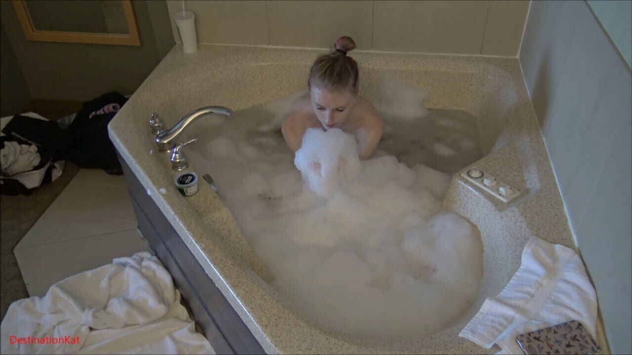 Hottub, sandy-haired, jacuzzi amateur