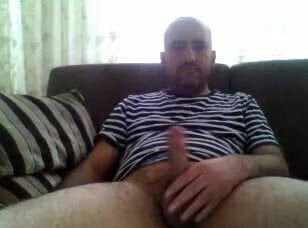 Bearded dad shoots on cam