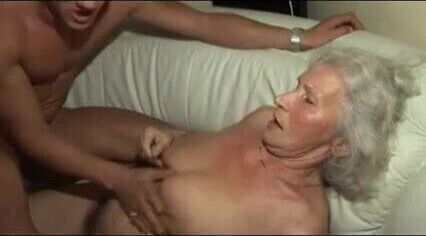 banging granny's hairy pussy