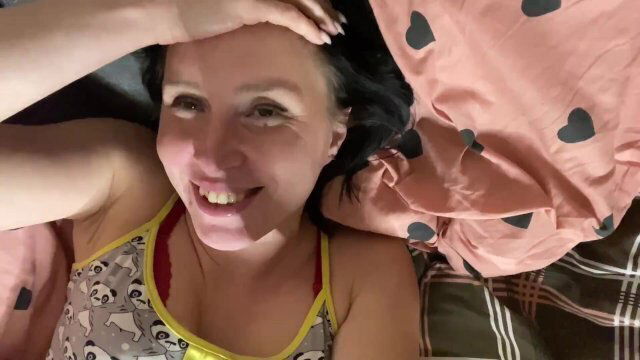 ТЕБЯ ЖДАЛА!ПОСМОТРИ СТОЯЧИЕ СОСКИ ВЛАЖНУЮ ЩЕЛКУ