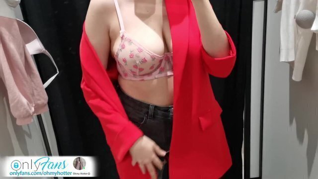 juicy boobs fitting room