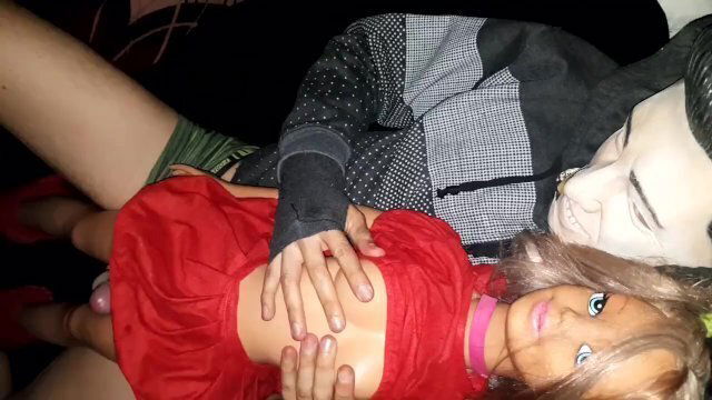 follándome debajo falda puta rancia