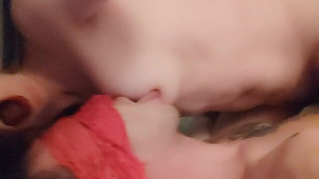 i play with her nipples then she fuck my face