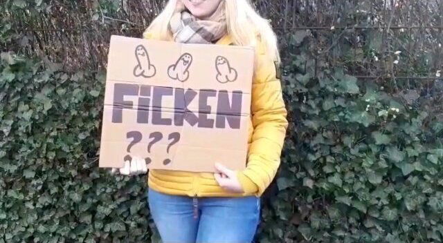 Studentin fragt einen Fremden Ficken will