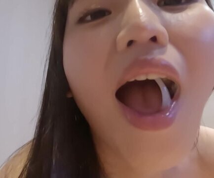 ニコニコ可愛い！性格最高！地下アイドル④ネカフェで生SEX　最後はごっくんしてくれました