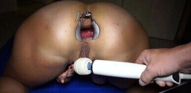 Whore is getting the magic wand treatment till she squirts
