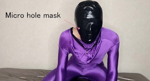 マイクロホールラバーマスクと呼吸制御マスク被るとパープルゼンタイの重ね着