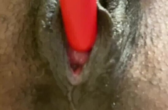 WetChyna's pussy Spits