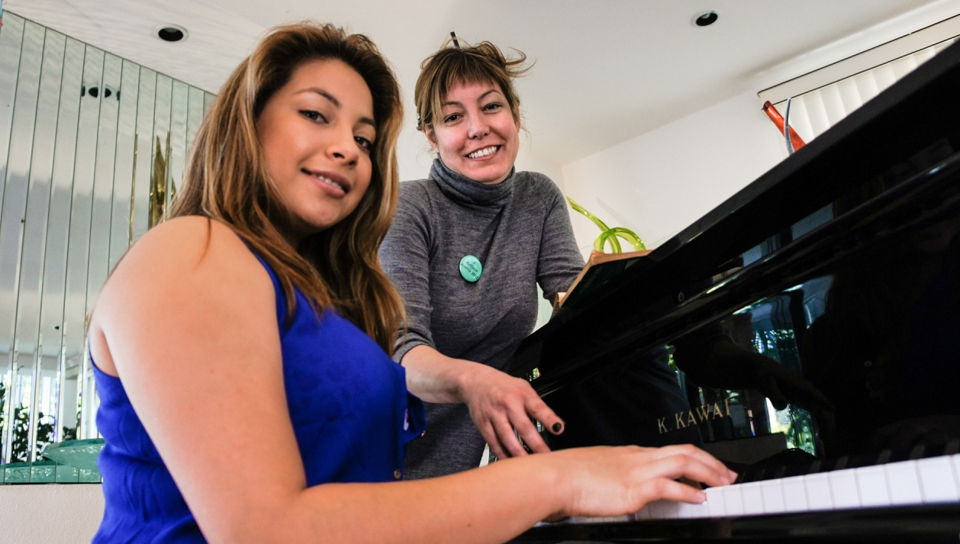 Daisy Leon & Maple Lee in MILFs Eating Sexy Pussy, Scene #05