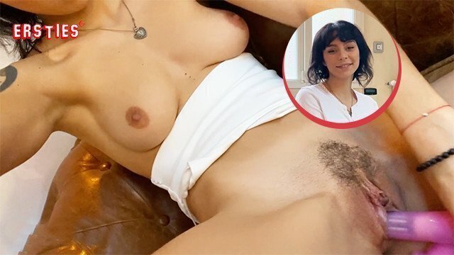 Sasha Uses Dildo Hairy Pussy