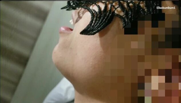 Mamei o pauzudo gostoso da academia. O corno adorou.