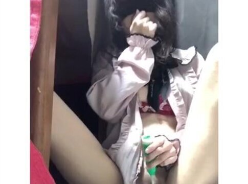 パイパンまんこがぐちゅぐちゅ糸引き♡目隠しオナ(素人、個人撮影、無修正