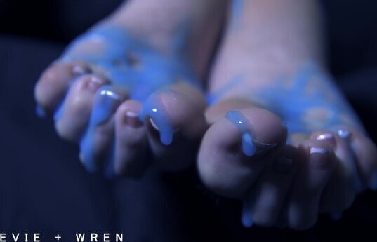 Alien Slimes Sexy Soft Teen Soles After Removing Socks