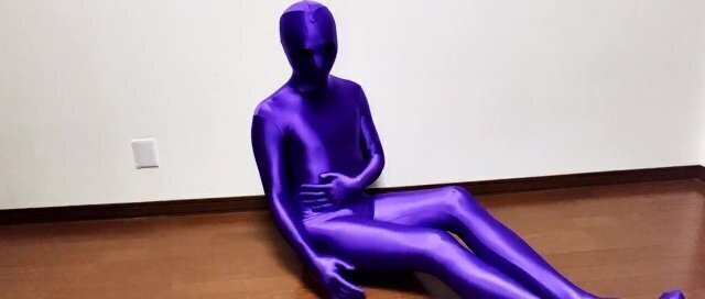 全身タイツの重ね着を楽しむ