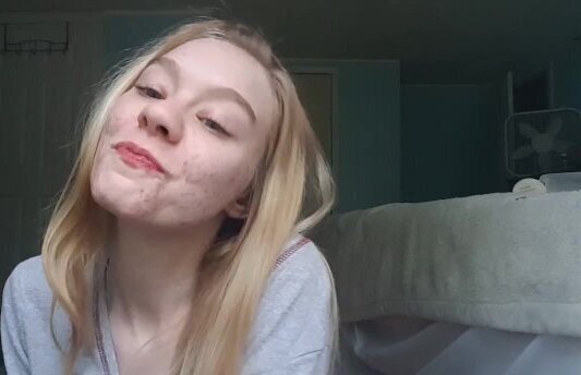 Sativa Skies sexy lips mouth fetish