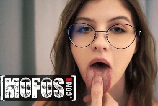 Mofos Migurtt Lina Being Extra Naughty Attention Because She's Horny