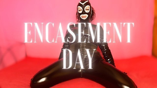 Miss Coupletoe posa nuova catsuit SEGUIMI miei social tanto altro ancora