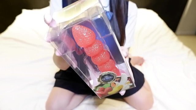 「いちご」こんなディルド初めて！