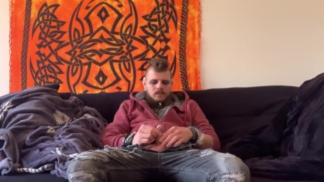 Samuro Samuro Showing Bird