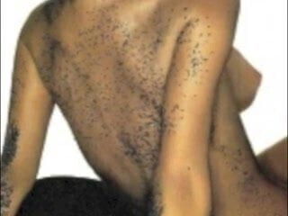 Alyssa Milano & Victoria Beckham Disrobed!