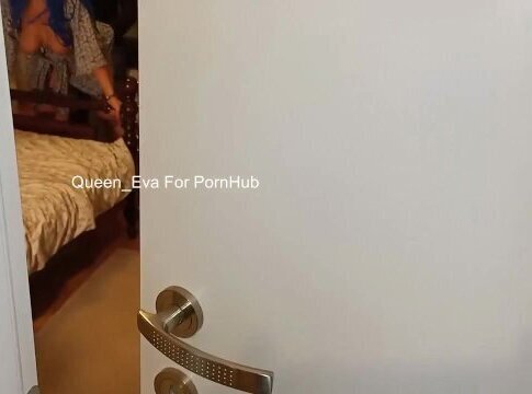 CUCKOLD AMATORIALE Marito cornuto filma moglie troia scopa vicino casa