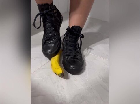 Banana crushed sexy teen latina black converse chucks MandySnow free clip