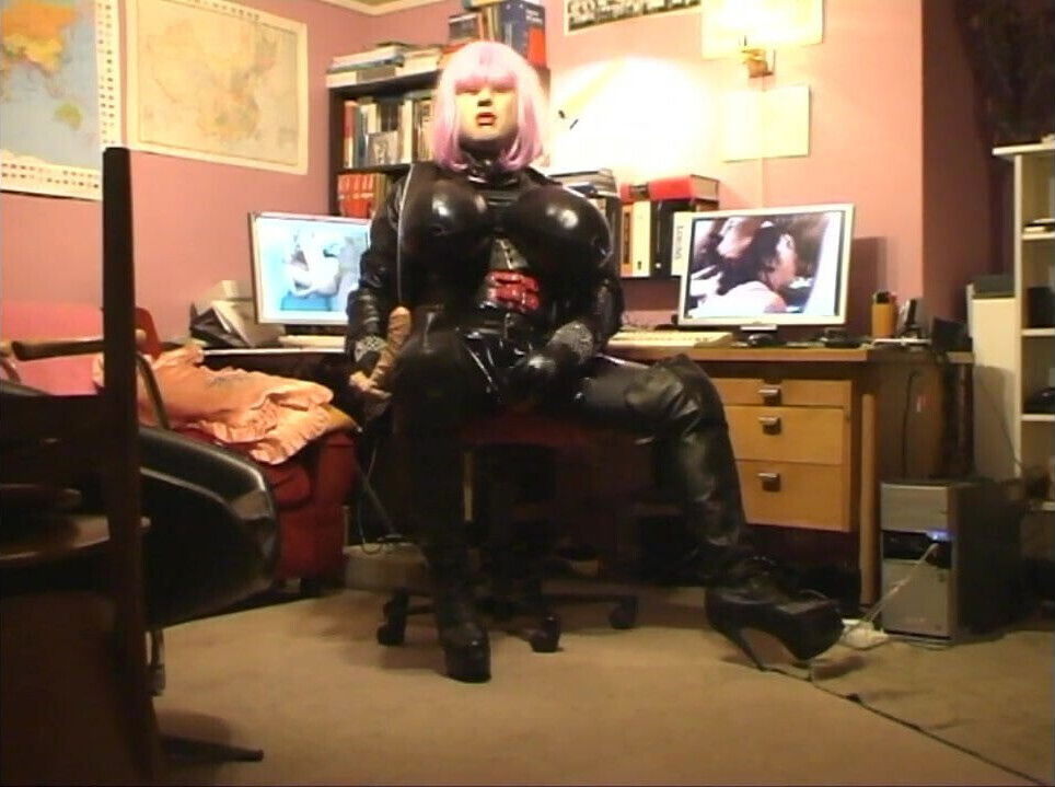 Roxina Voluteer Slut X