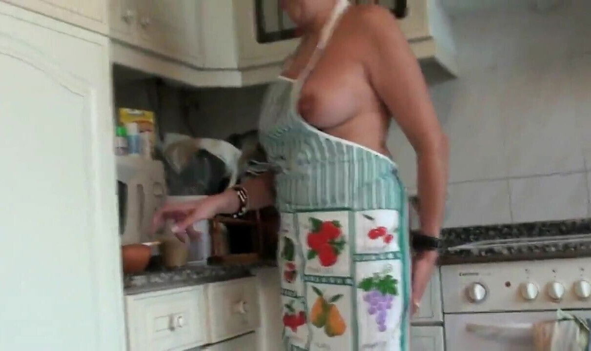 Smoking Fetish - 006 Ugly mom smoking in the kitchen