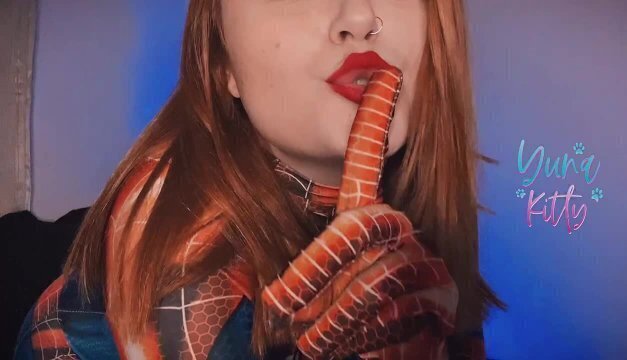 Mulher Aranha dominando corninho ROLEPLAY CUCKOLD COSPLAY