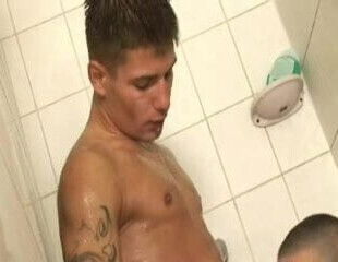 GAY SHOWER 06