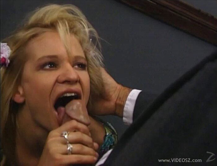 Closeup video small Candi Cash getting fucked