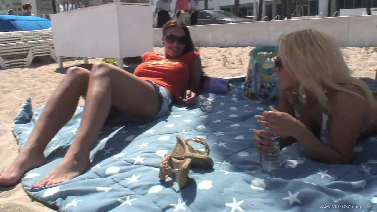 Blonde stranger Roxy Ryder gets picked fucked hotel room