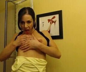 Stepmom horny under shower