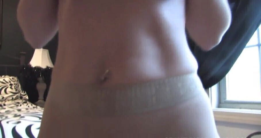 19-6-15 redhead rides her Sybian in seamless pantyhose