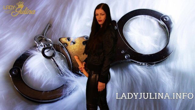 Ausbildung Schwanznutte Wetlook Leder Leggings Mistress Strapon