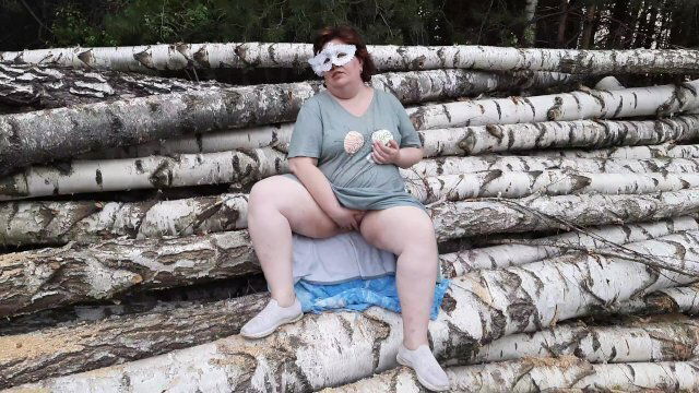 BBW gets a dick in the woods - doggystyle fucking, blowjob and mouth full of cum