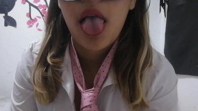 hermosa chica disfraz colegiala gusta graben mientras toca