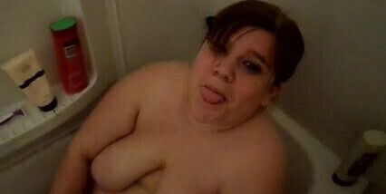 My Sexy Girlfirend Lace Masturbating in the Bathtub