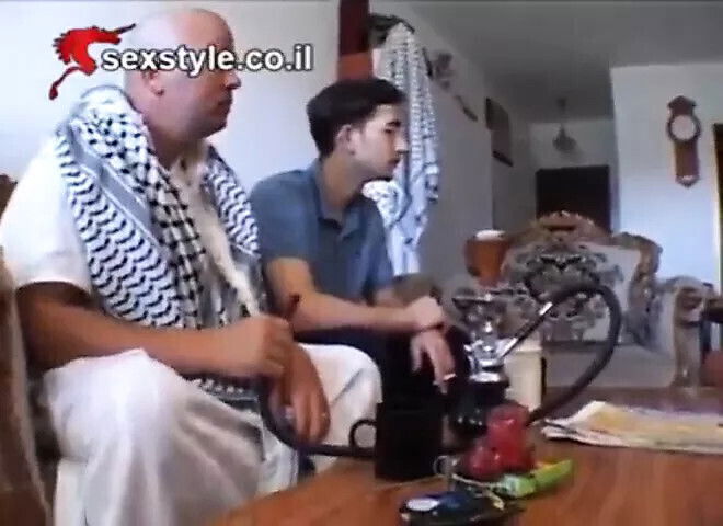 isreal milf (palastine) fucked money (threesome)