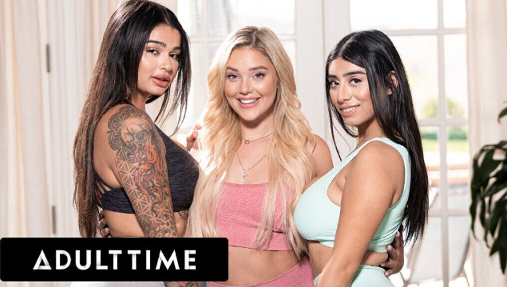 Lesbian Babes Hook Yoga Studio!